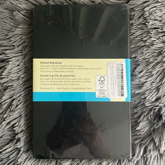 Moleskine Classic Black Dotted Large ‘Expanded’ Notebook - Picture 5 of 9